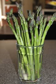 asparagus in water